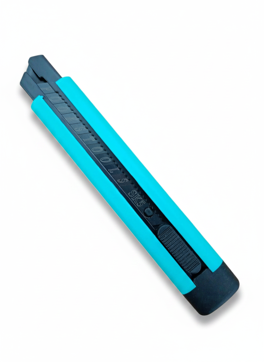 Cutter cu lamă neagră SK5 – 16 cm