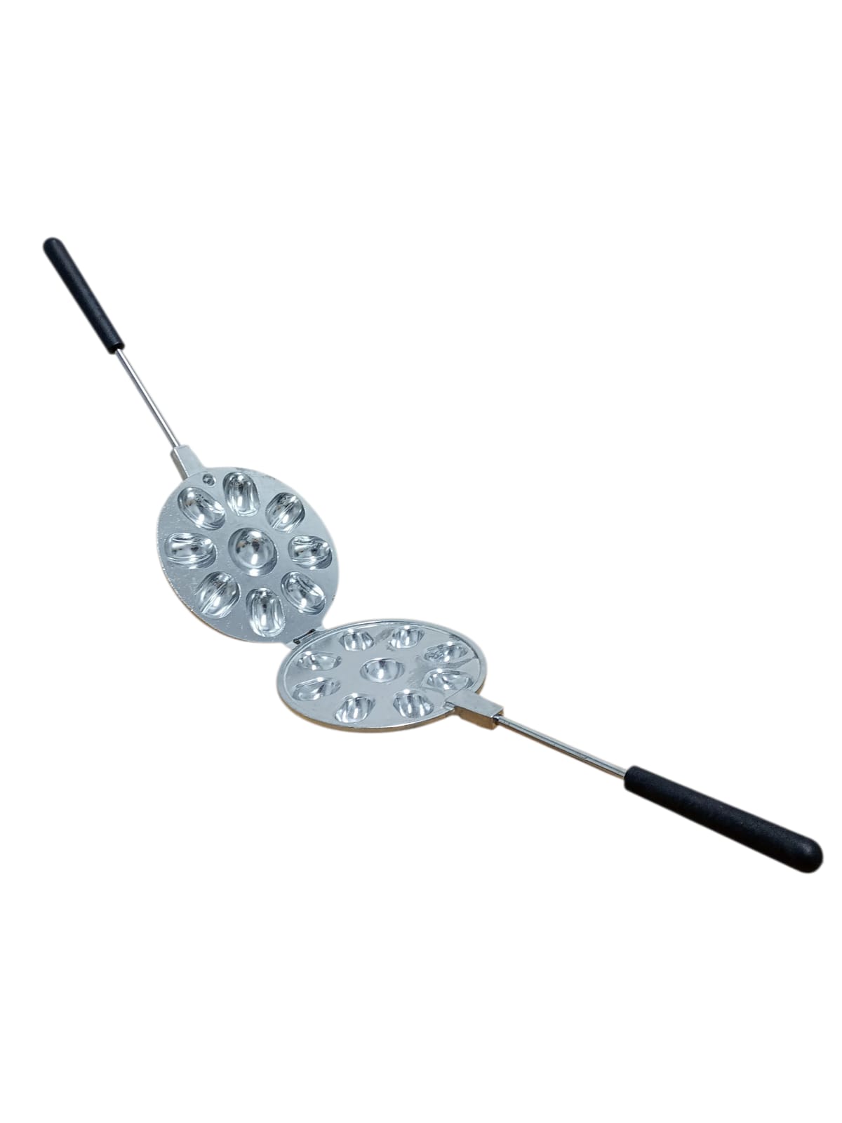 Formă de aluminiu pentru nuci – diametru 15 cm, 9 bucăți