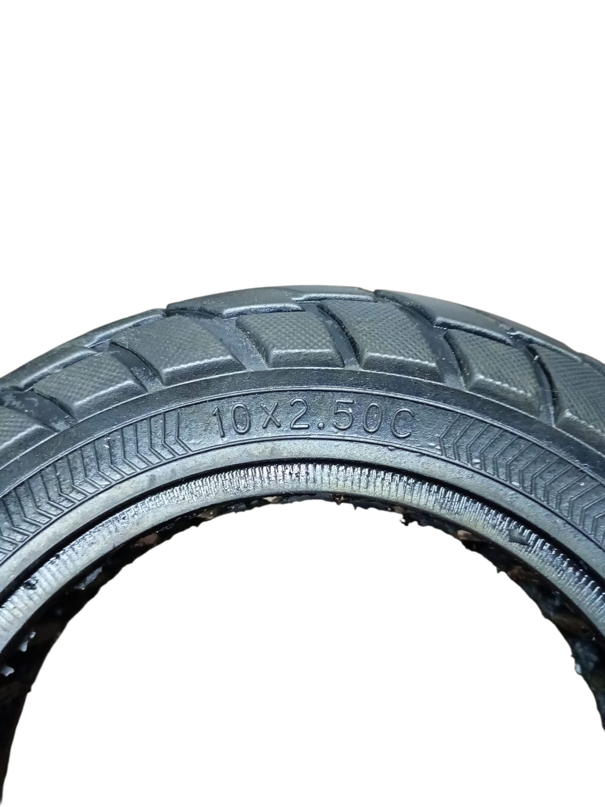 Anvelopă Plină (Solidă) Trotinetă Electrică 10×2.50C – Model Brut / Anti-Șoc