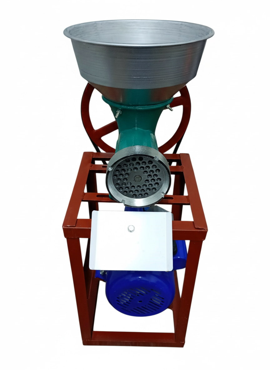 Mașină de tocat carne nr 32 electrică – 1.5 kW,cadru metalic pâlnie din aluminiu, angrenaj cu rulment, 1400 rpm